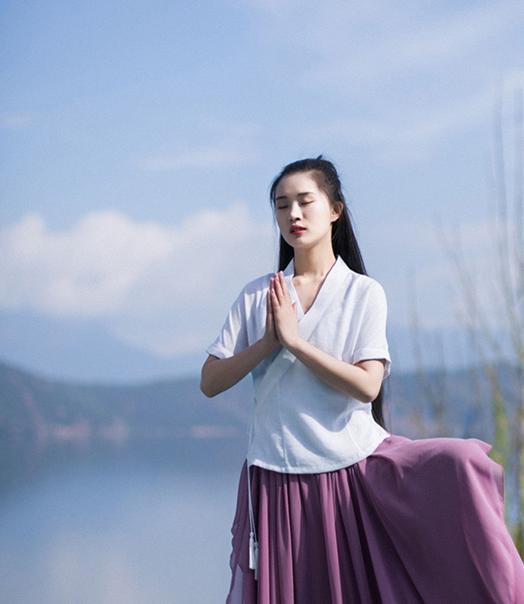 比阔腿裤更时髦？裙裤今夏真的很流行！